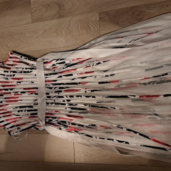 Wedding guest - Picture 2 of 4